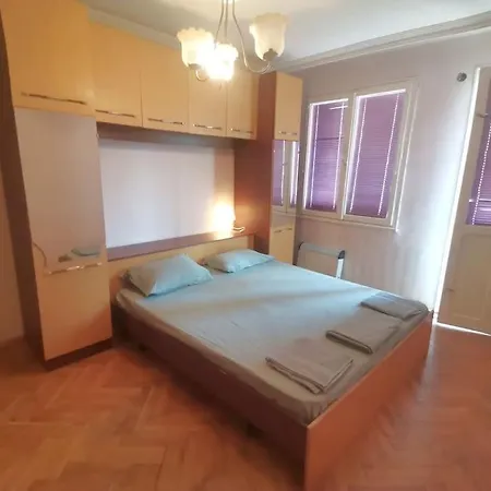 Апартаменты J Family Budget